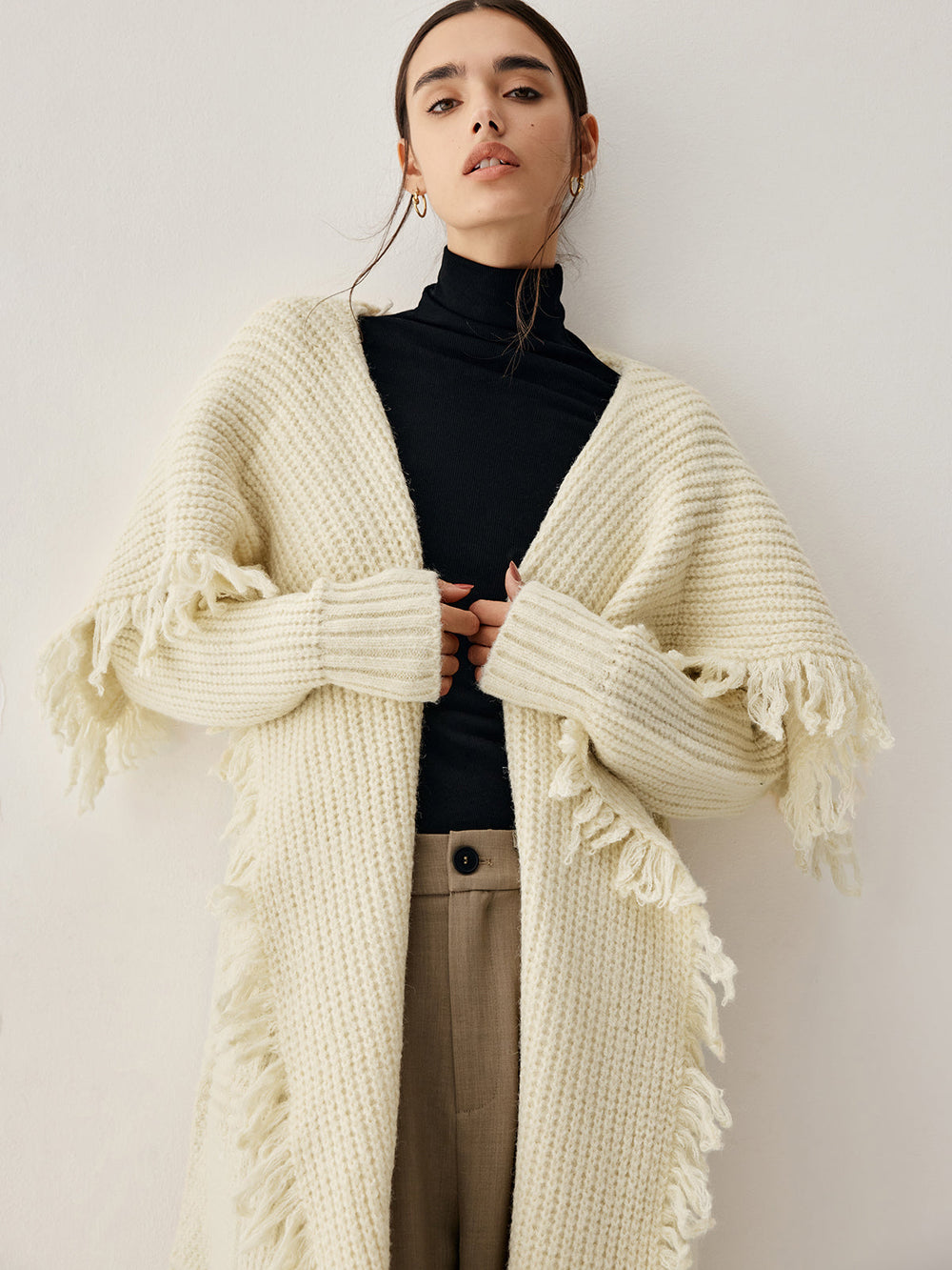 Chunky Knit Tassel Trendy Hem Poncho Cardigan Off White / S Sweaters L