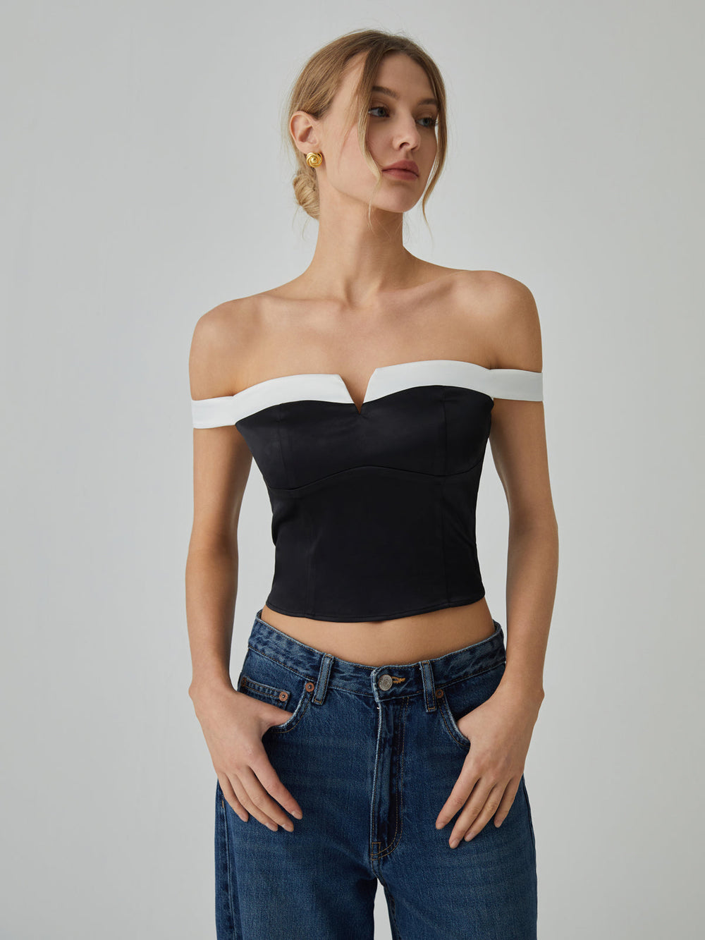 Contrast Trim Graceful Off Shoulder Blouse Black / XS Blouses