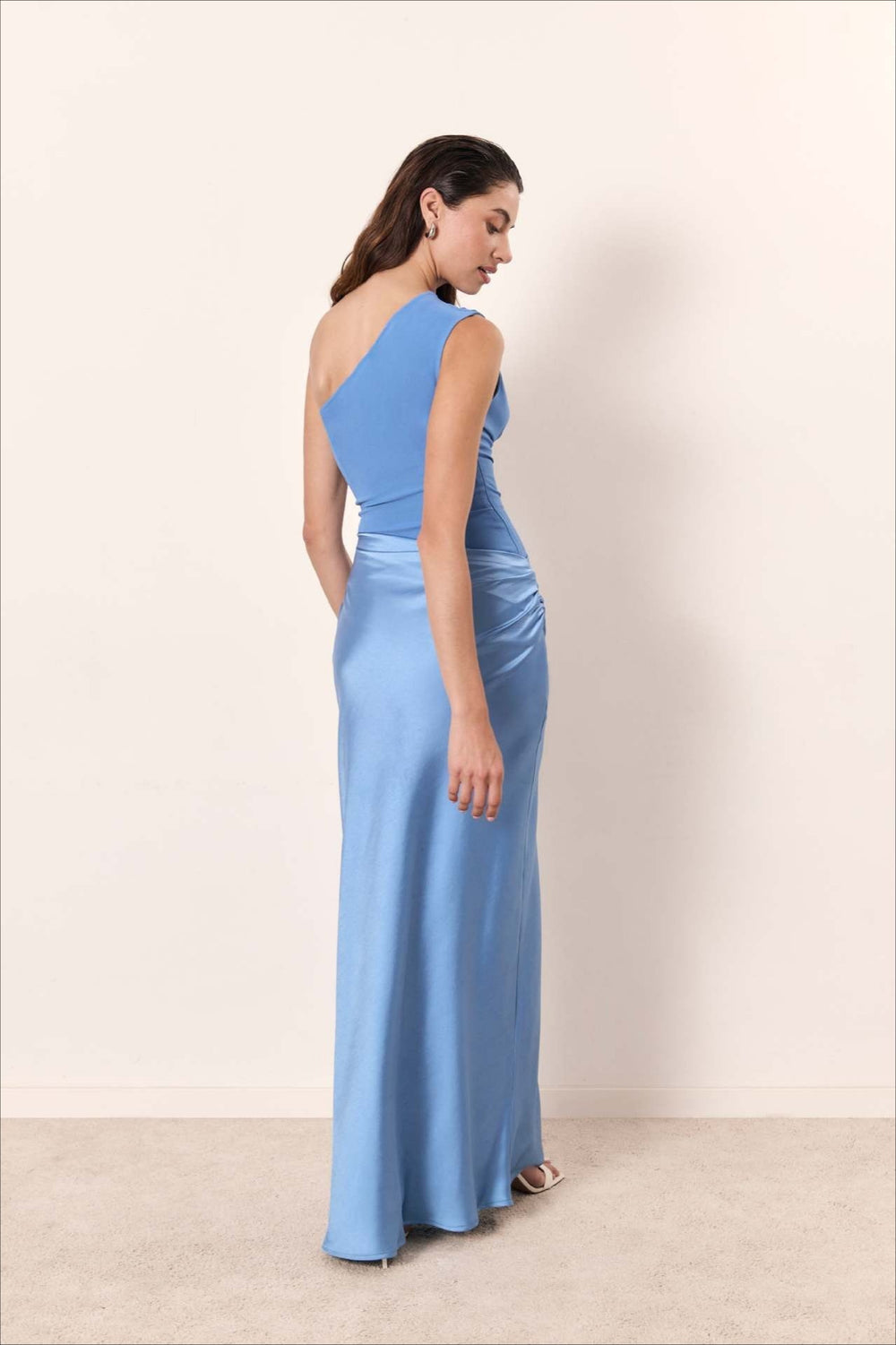 Solid Asymmetric Neckline Sleeveless Formal Dress