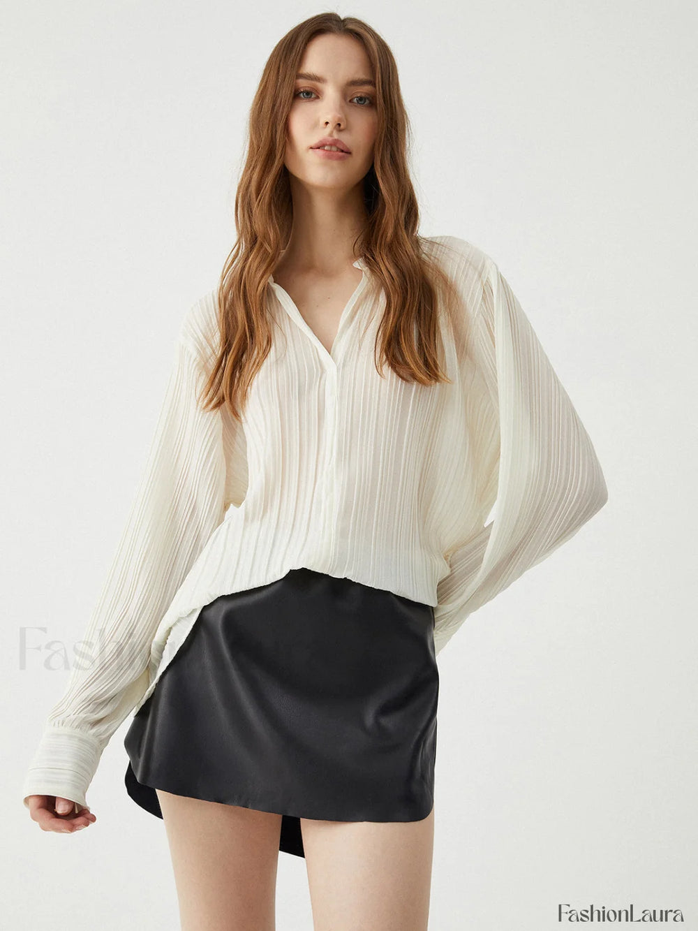 Button Up Graceful V neck Shirt Off White / XS Shirts