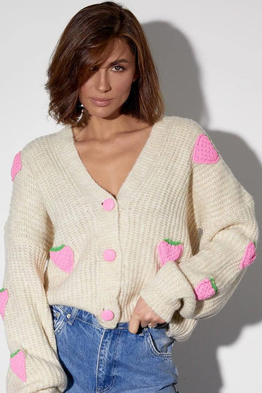 Strawberry Appliqué Chunky Knit Sweater S / Beige