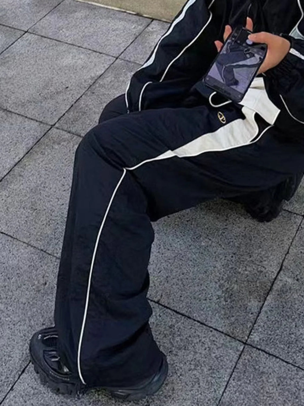 Men’s Contrast Paneled Loose Parachute Pants Wide Leg Pants