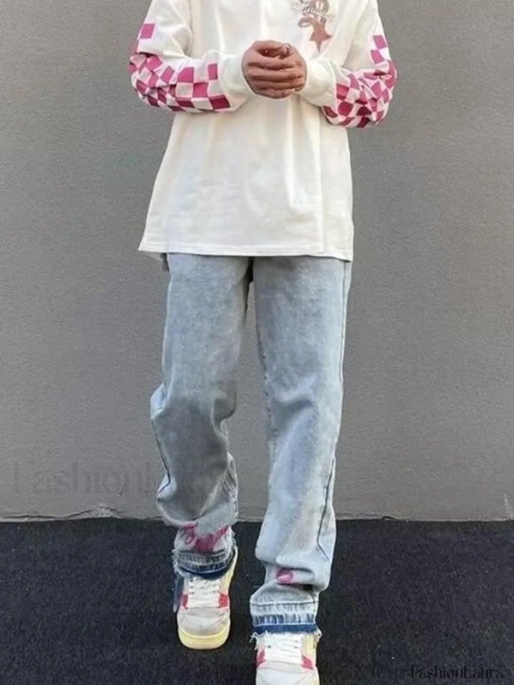 Men’s Letter Embroidered Light Wash Loose Jeans loose jeans