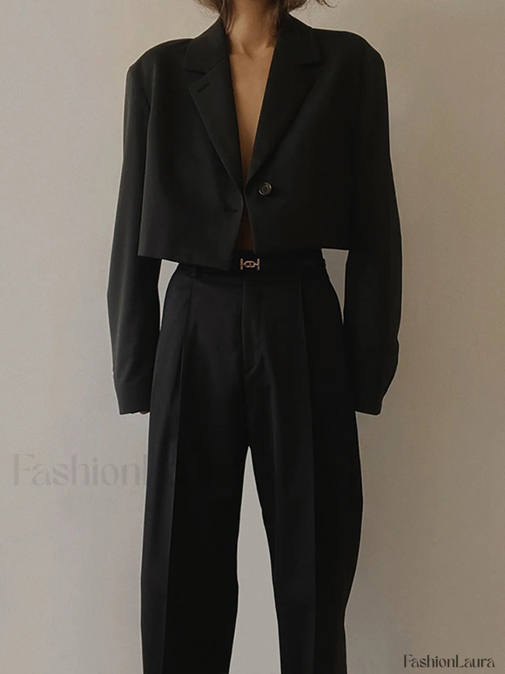 Mind My Graceful Business Crop Blazer Black / S Blazers