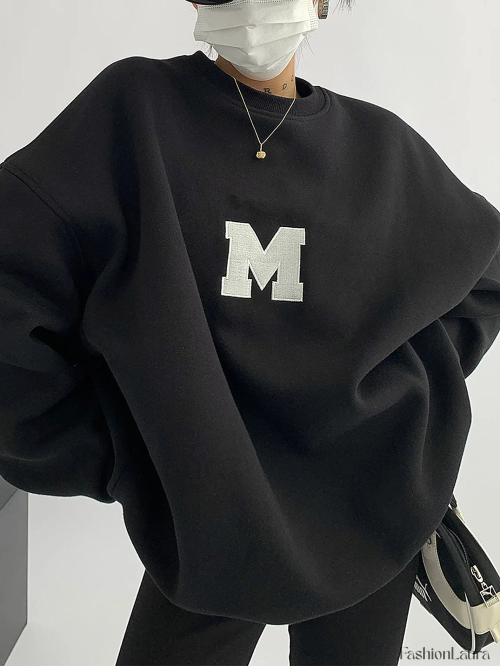 Minimalism Charming Oversized Sweatshirt Black / XS Sweatshirts