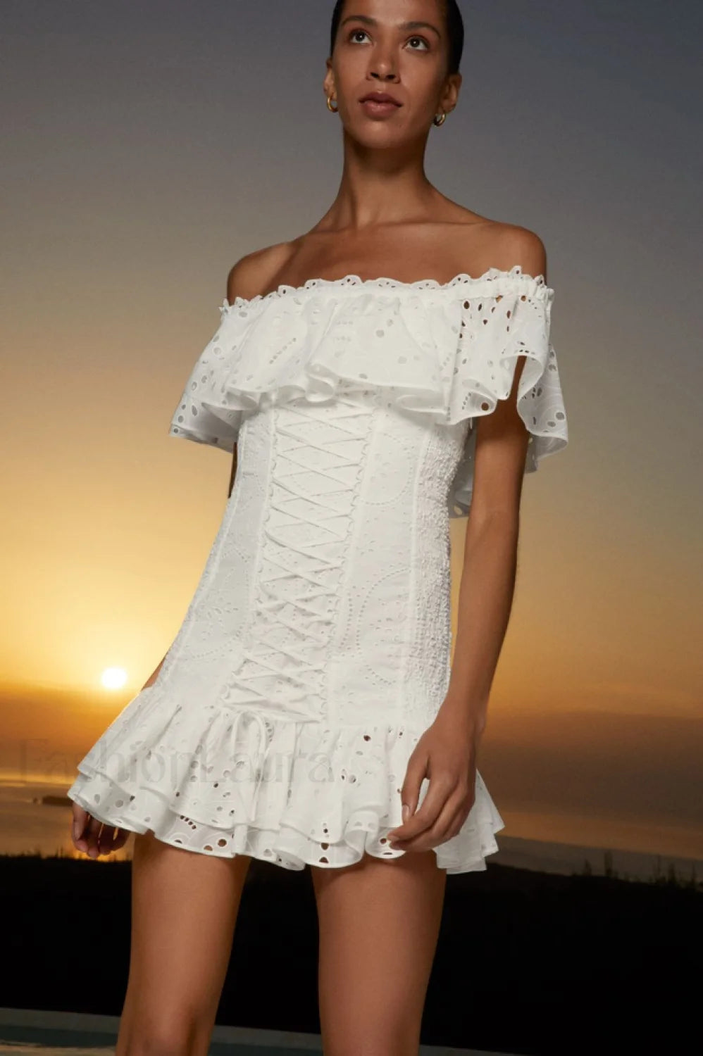 Pia Elegant Short Dress