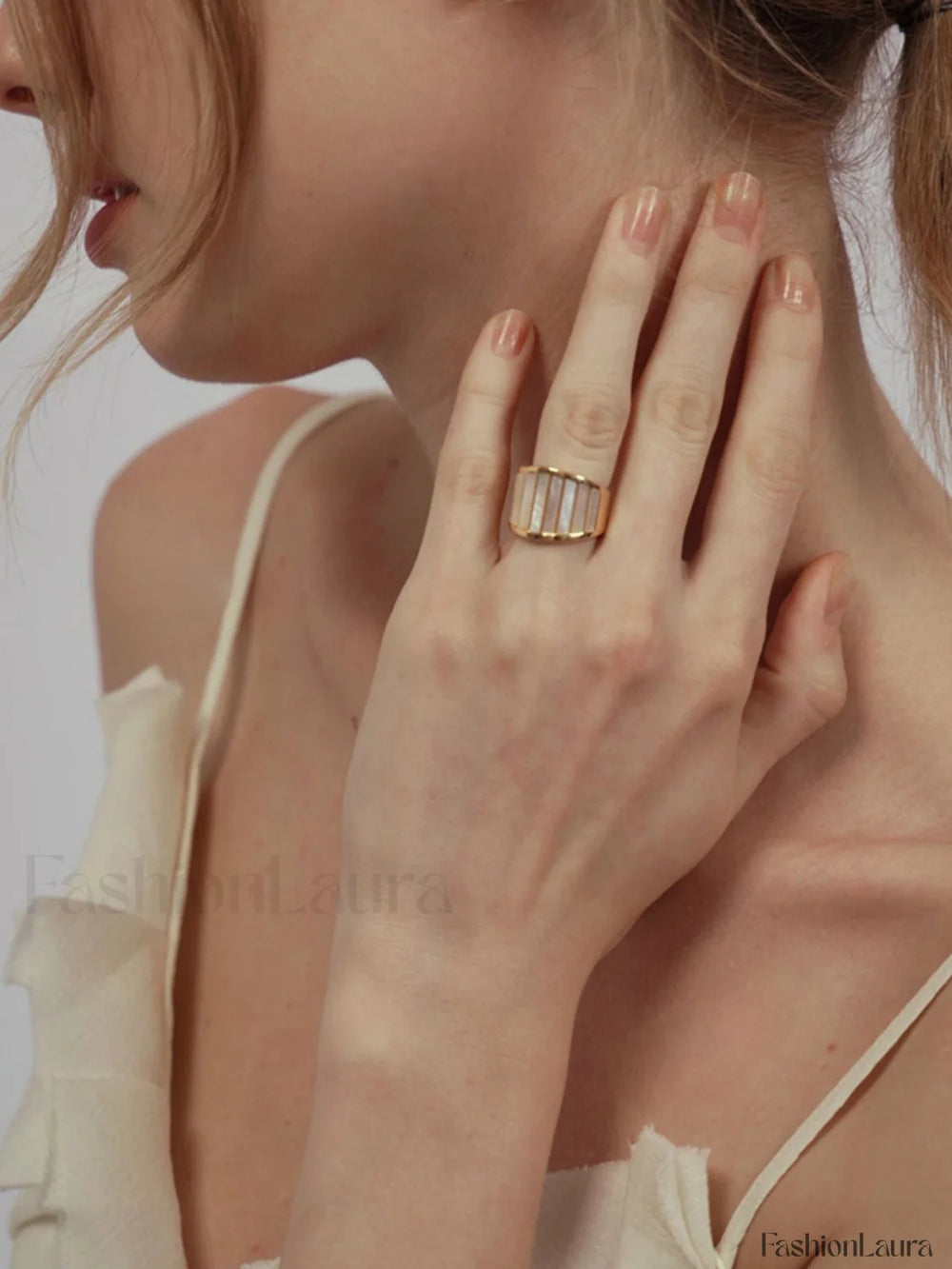 Pinctada Charming Decor Ring Gold / S Rings