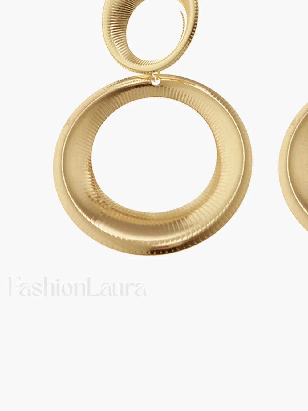 Vintage Round Graceful Bold Pendant Earrings Gold / One Size Earrings