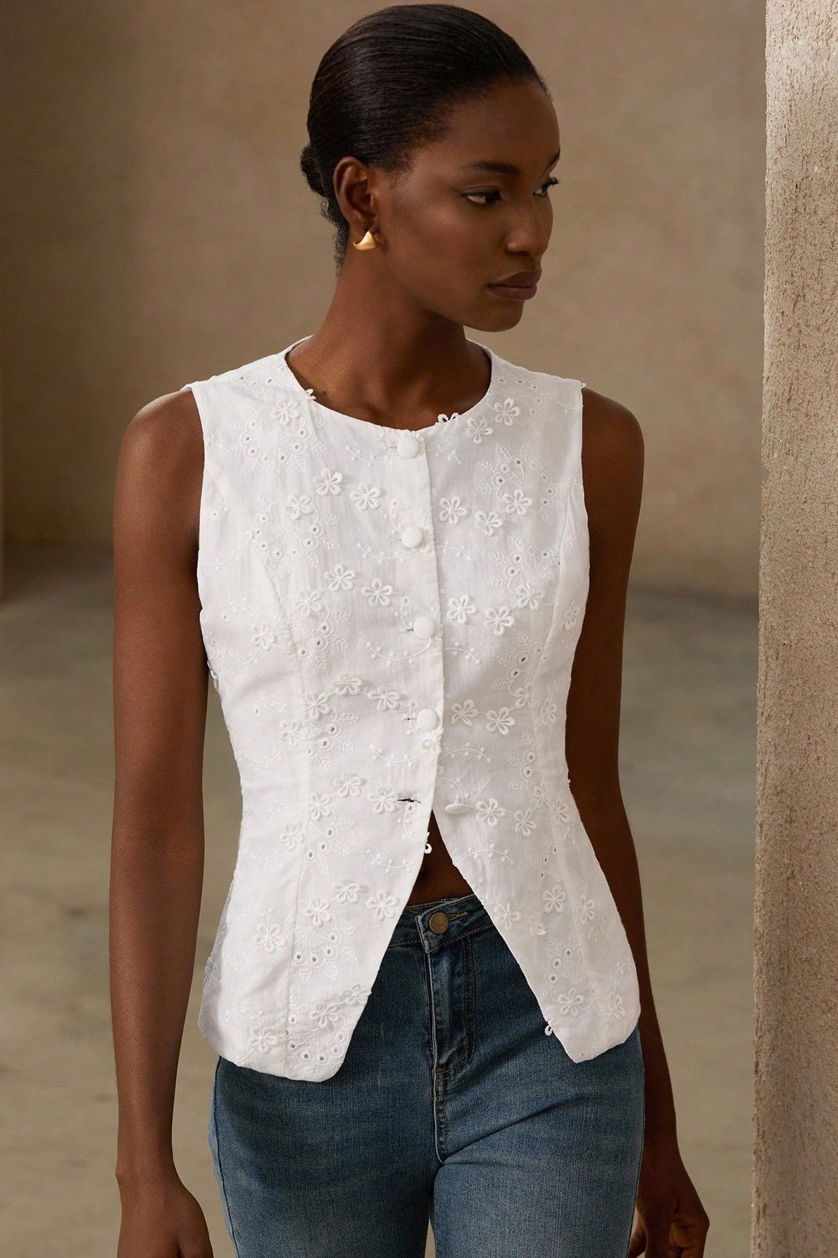 V Neck Single Breated Vintage Waistcoat Tank Top Secondary image