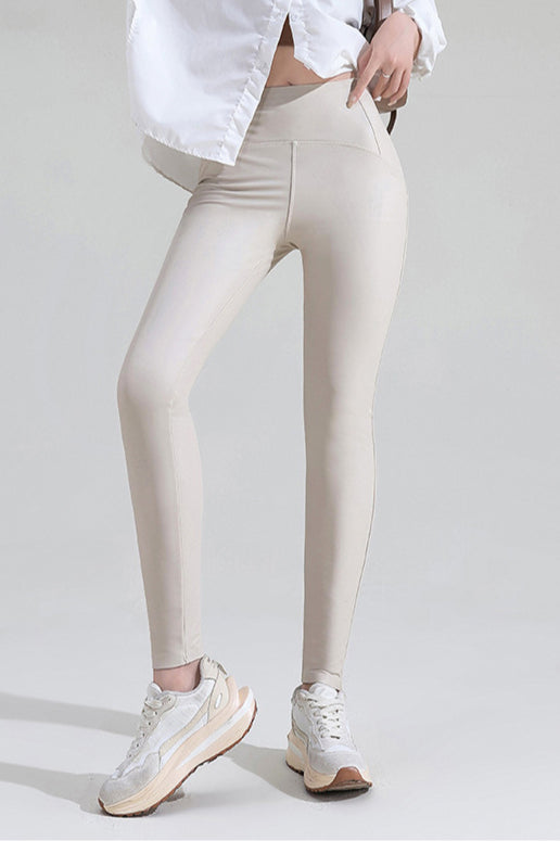 Fleece Lined Faux Leather Leggings Secondary image