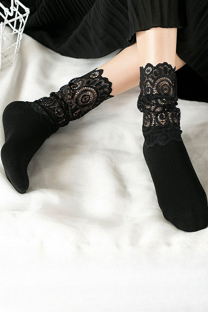 Lace Sheer Mesh Bowknot Frilly Crew Socks Secondary image