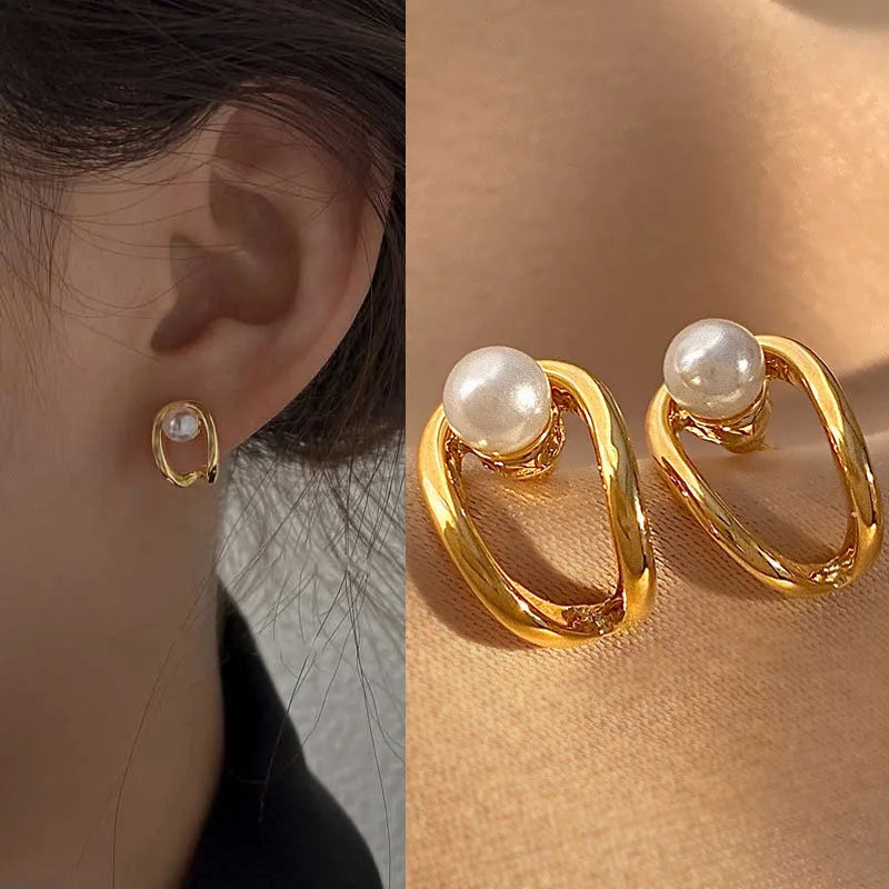 Bright Crystal Luxury Korean Unusual Claw Stud Irregular Pearl Earring 19