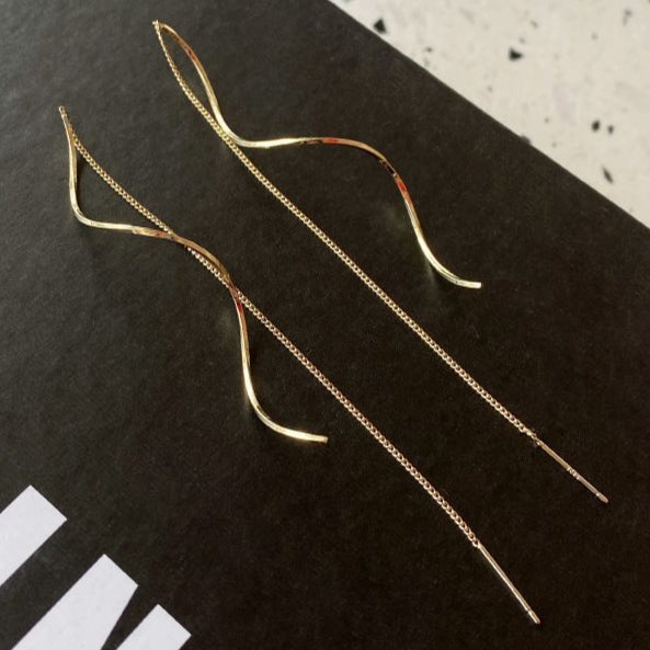Wavy Spiral Drop Threader Earrings Secondary image