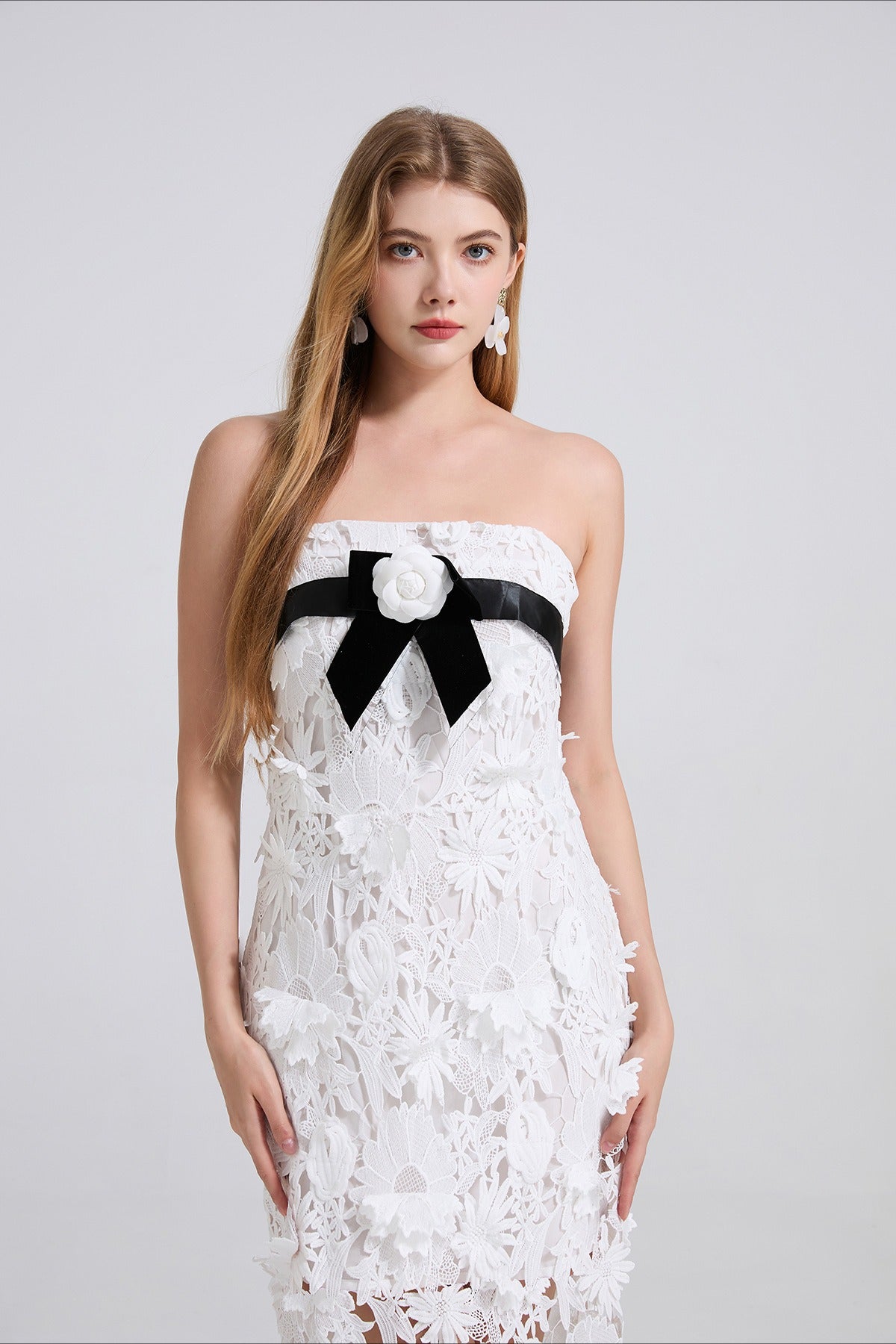 Heavy Lace 3D Embroidery Strapless Camellia Prom Dress Secondary image