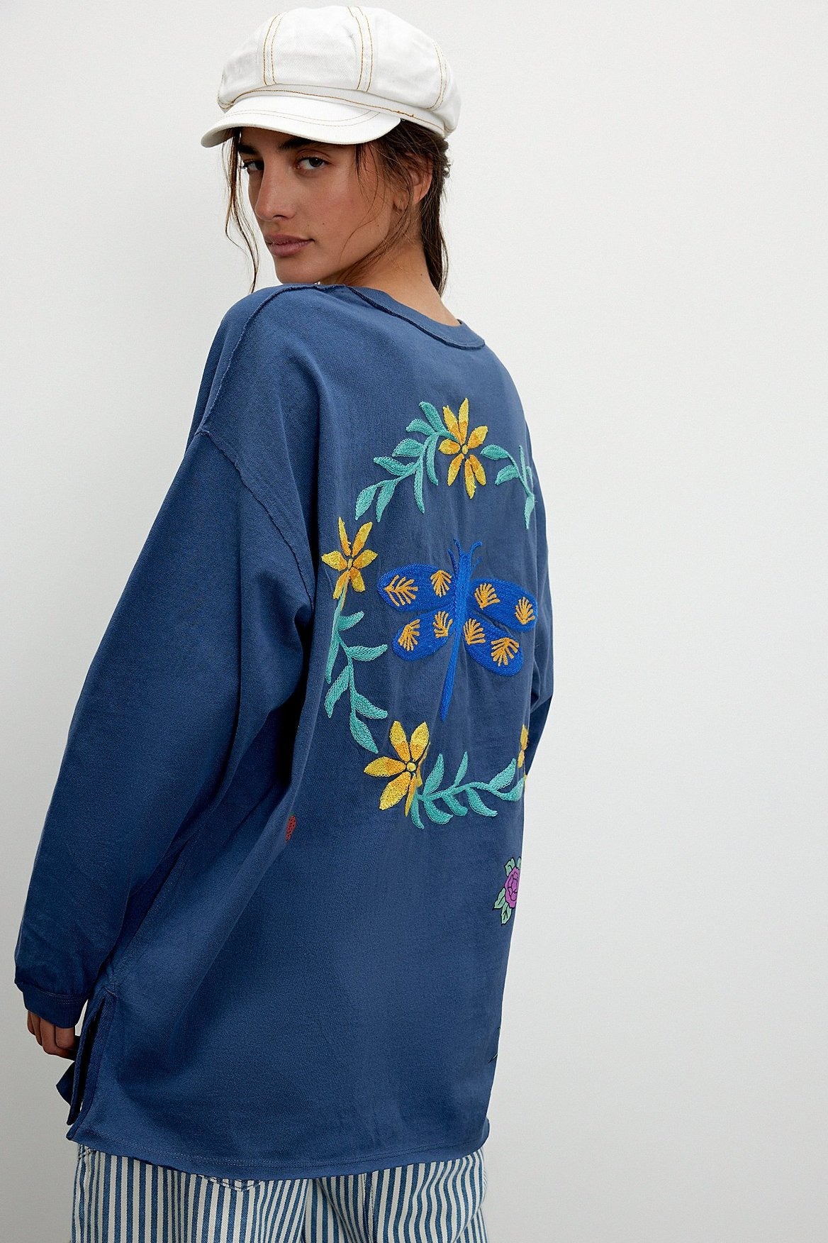 Floral Bee Embroidered Crew Neck Sweatshirt