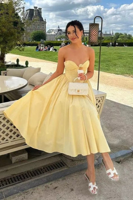 Romantic Bow Boned Strapless Slim Solid Prom Dress Main image