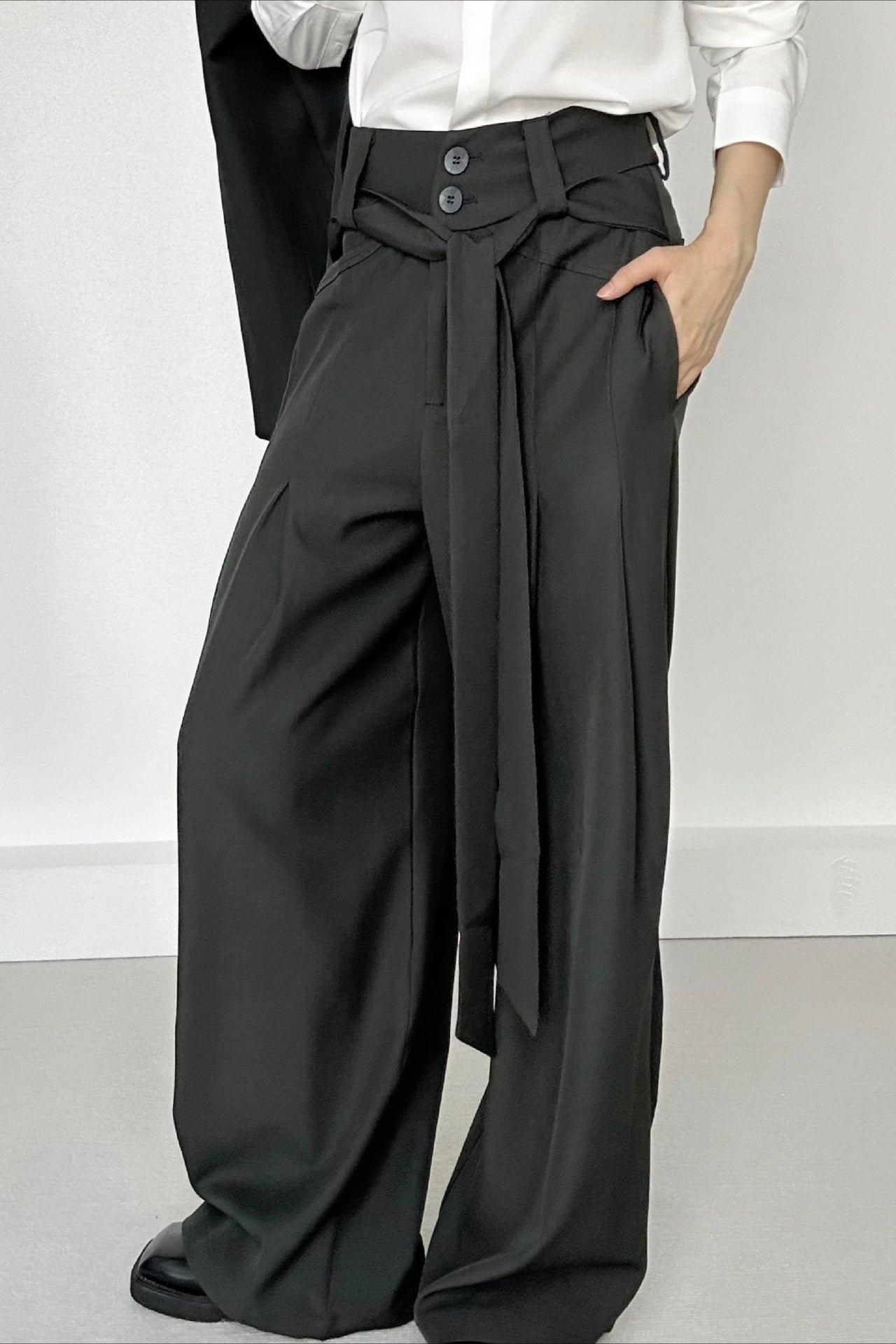 Ruched Ribbon Minimalist Chic Pants Main image