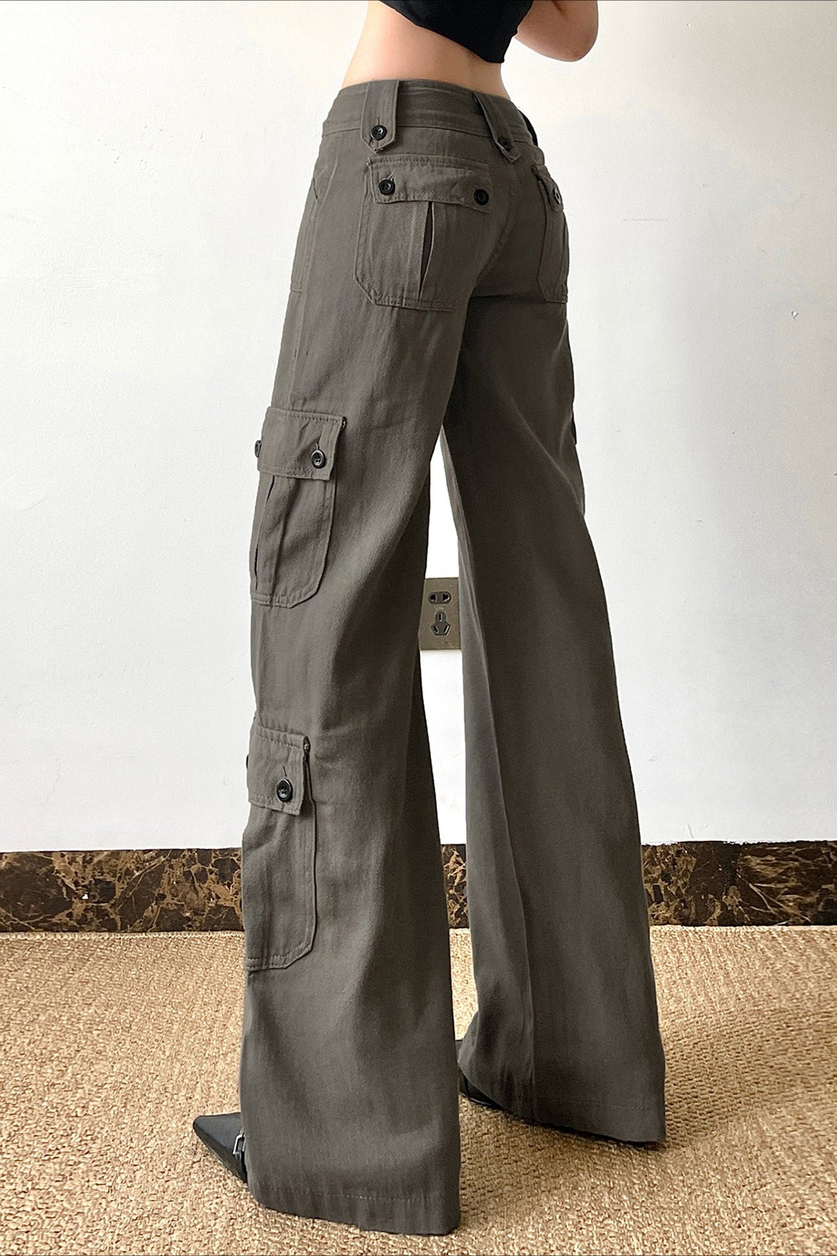 Utility Pocket Wide Waist Straight Jeans Secondary image