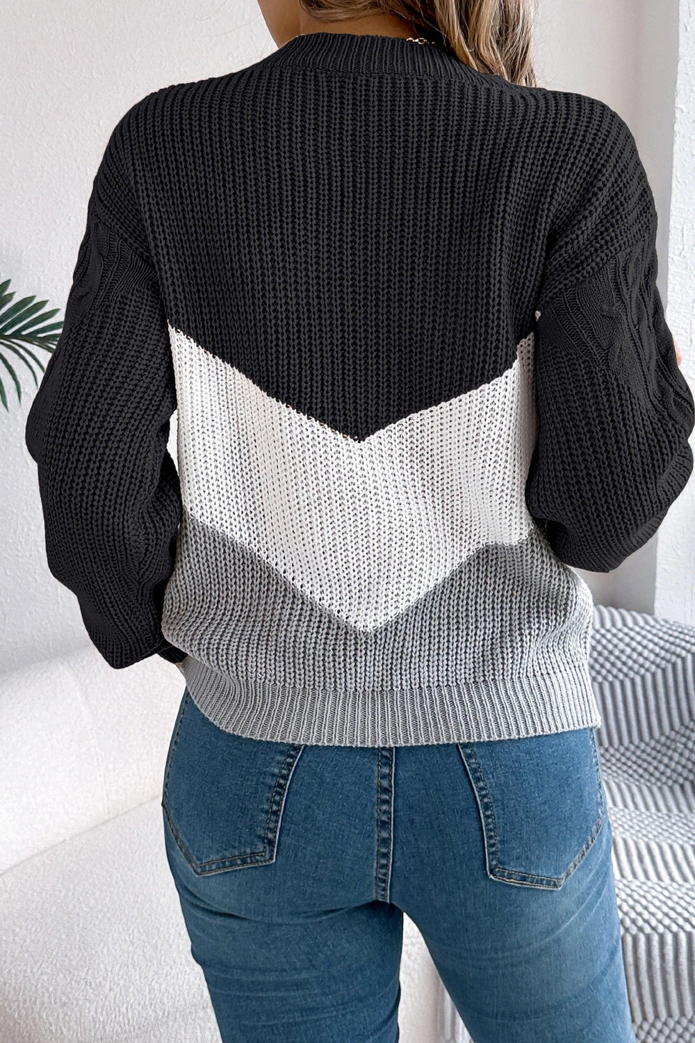 Colorblock Round Neck Pullover Sweater