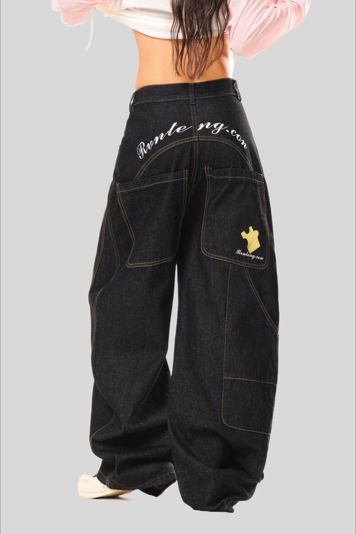 Embroidered Multi Pocket Baggy Barrel Jeans