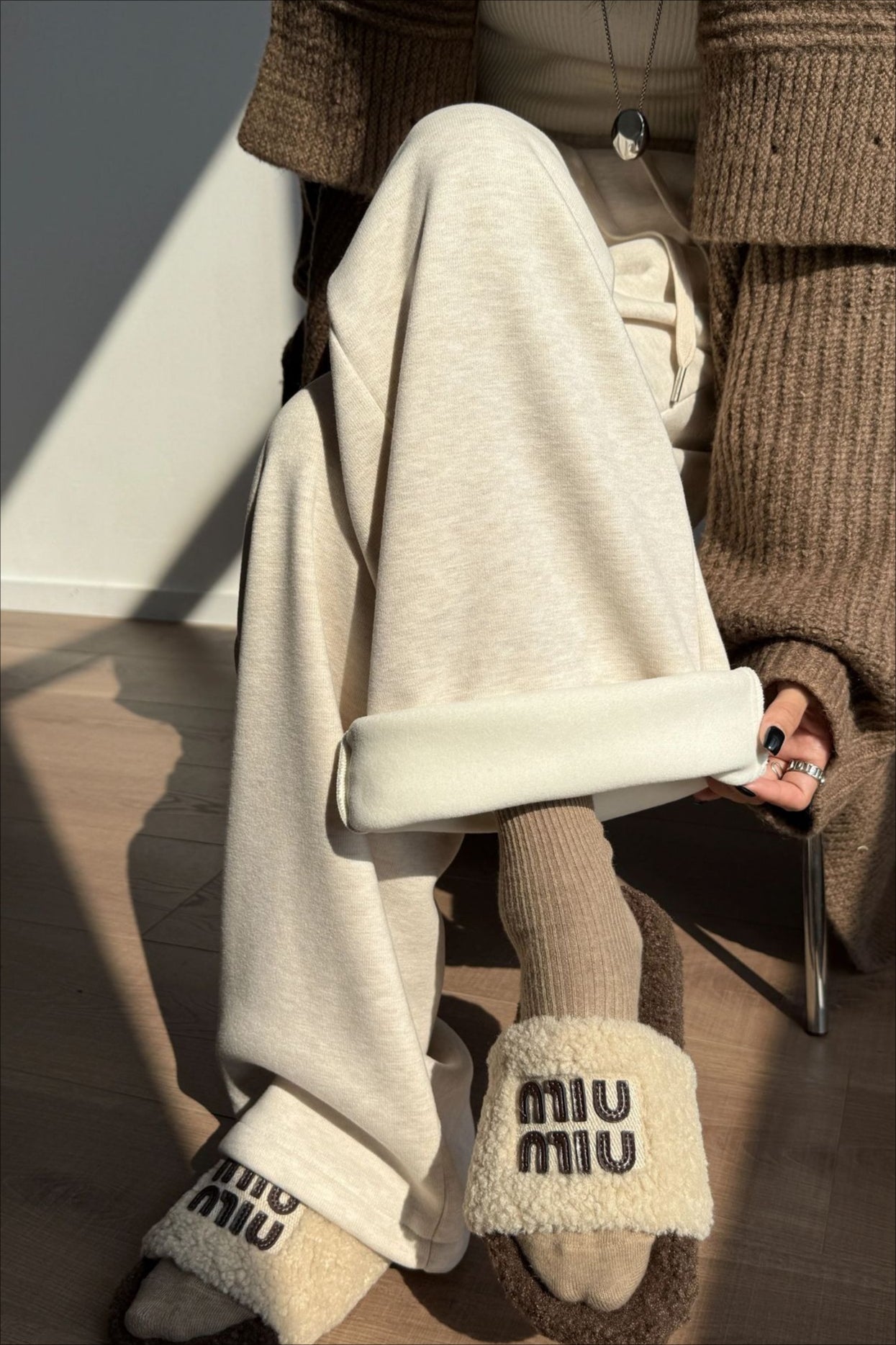 Plush Wool Draped Wide Leg Knit Pants Secondary image