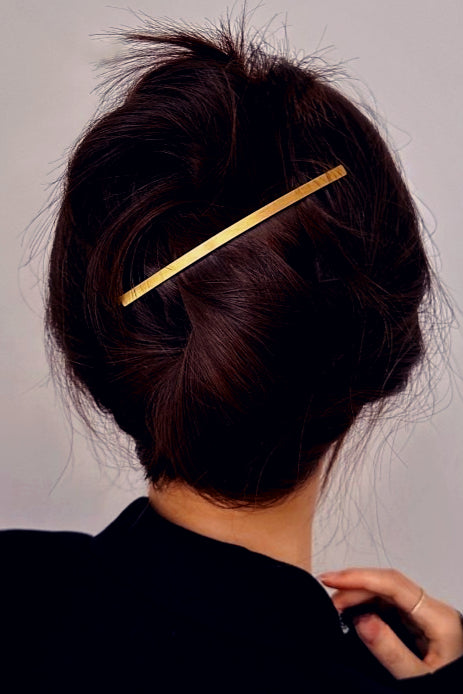 Minimalist Sleek Metal Spring Hair Clip Secondary image
