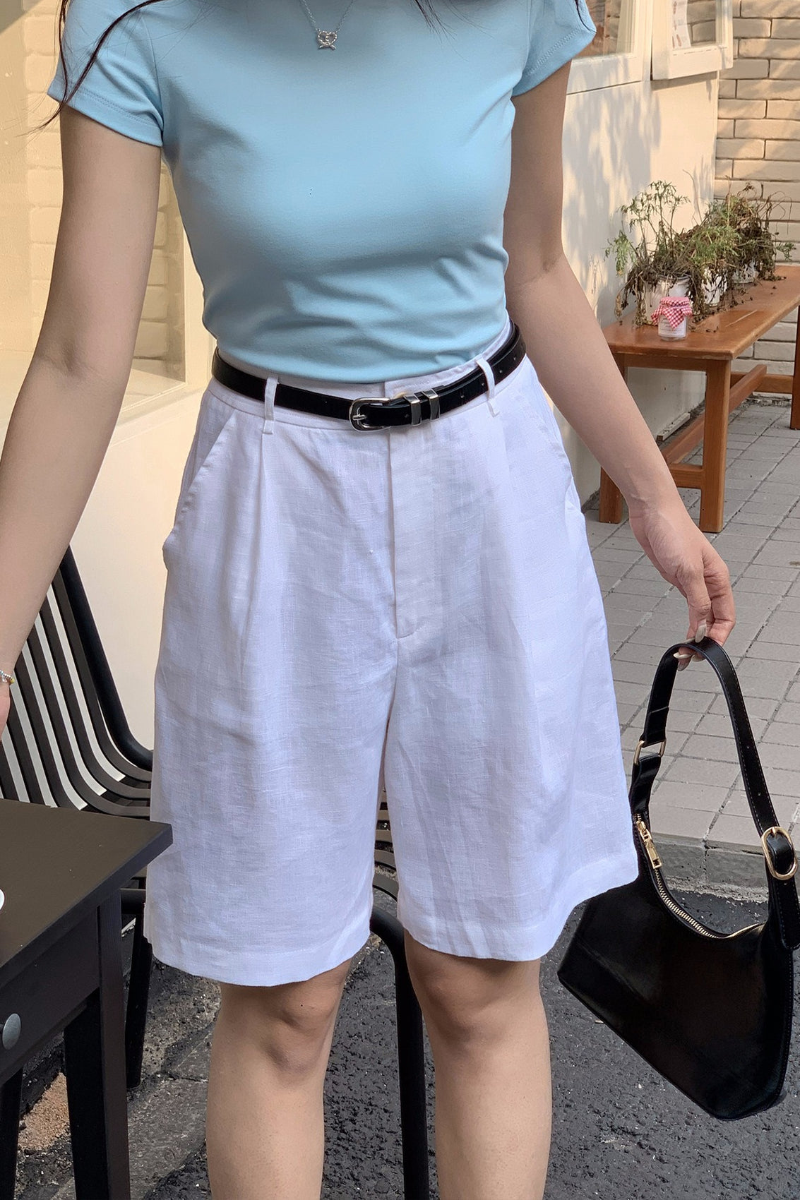 Tortoiseshell Button High Waist Linen Shorts Secondary image