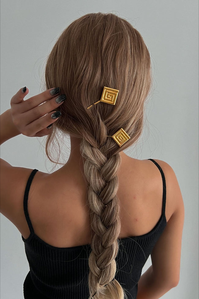 2-Piece Guilloche Design Braid Accent Hairpin Set Main image