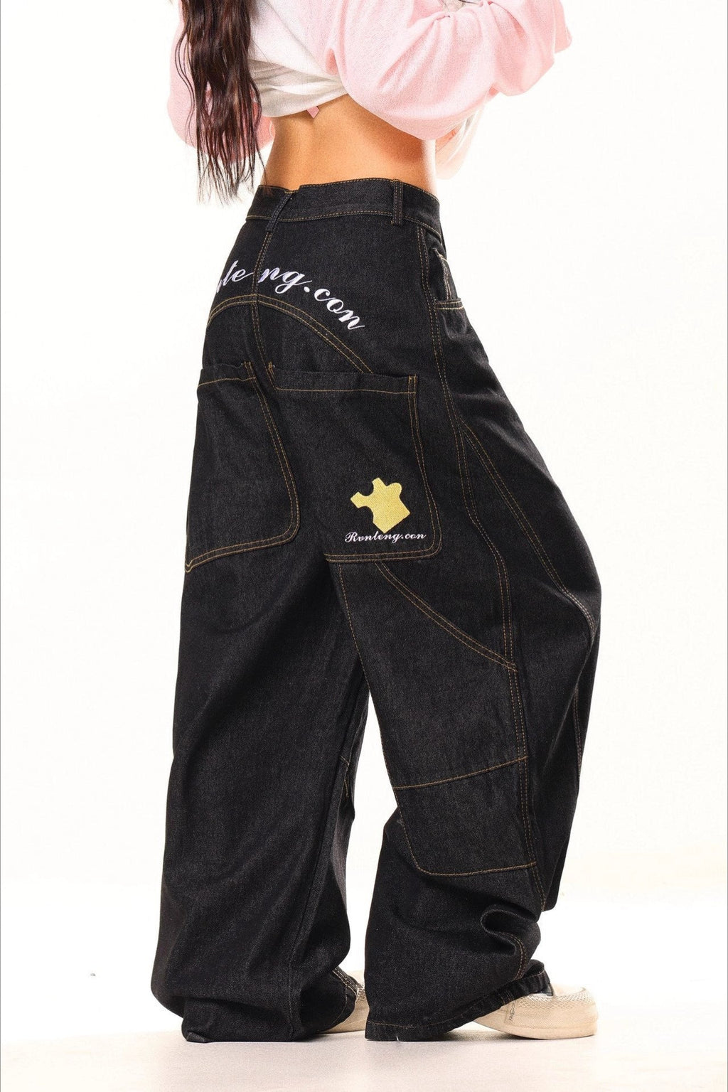 Embroidered Multi Pocket Baggy Barrel Jeans