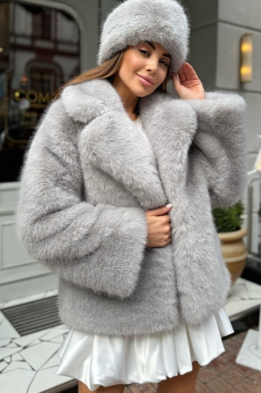 Solid Color Cropped Fur Coat Secondary image