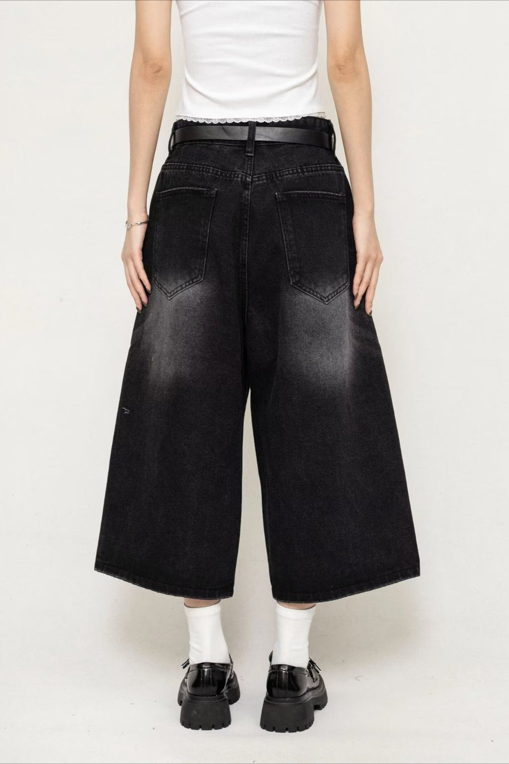 Cropped Wide Leg Vintage Distressed Jeans