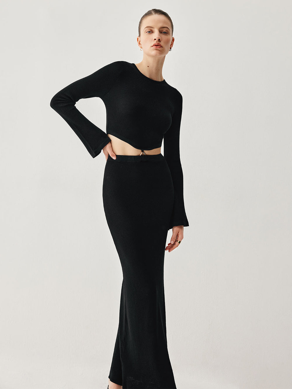 Slinky Long Sleeve Knit Modern Two Piece Slit Skirt Set Sweaters L