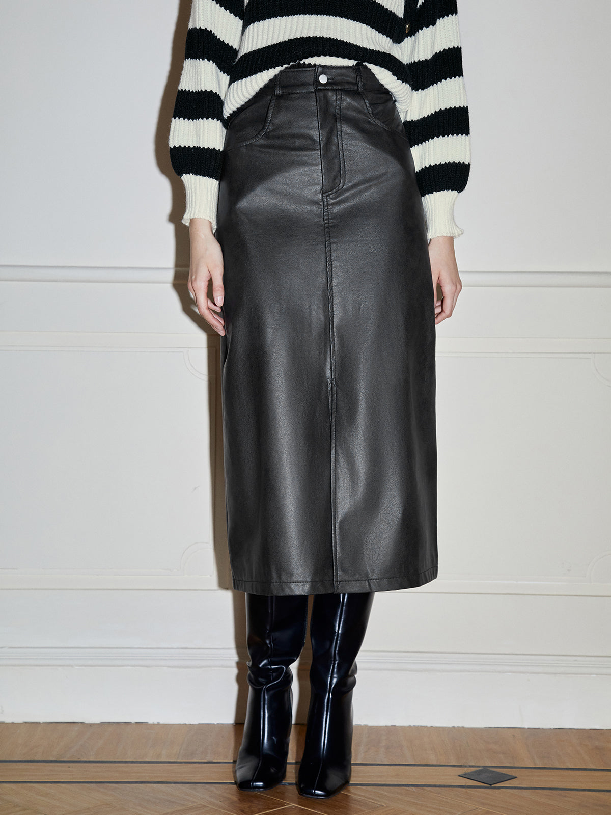 Split Midi Graceful Leather Skirt