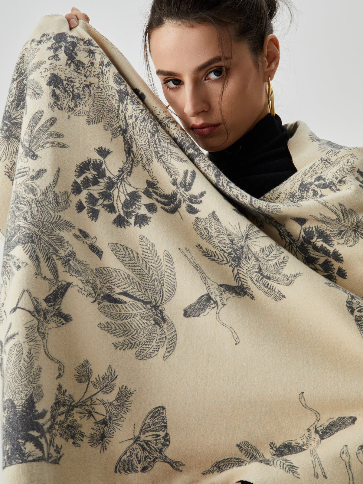 Double Face Graceful Jacquard Tassel Scarf Grey / One Size Scarves
