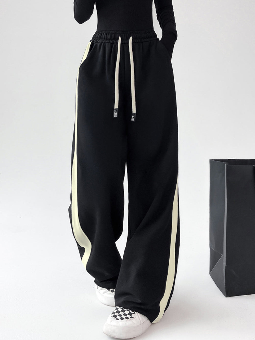 Drawstring Contrast Trim Trendy Wide Leg Sweatpants Black / XS Sweatpants