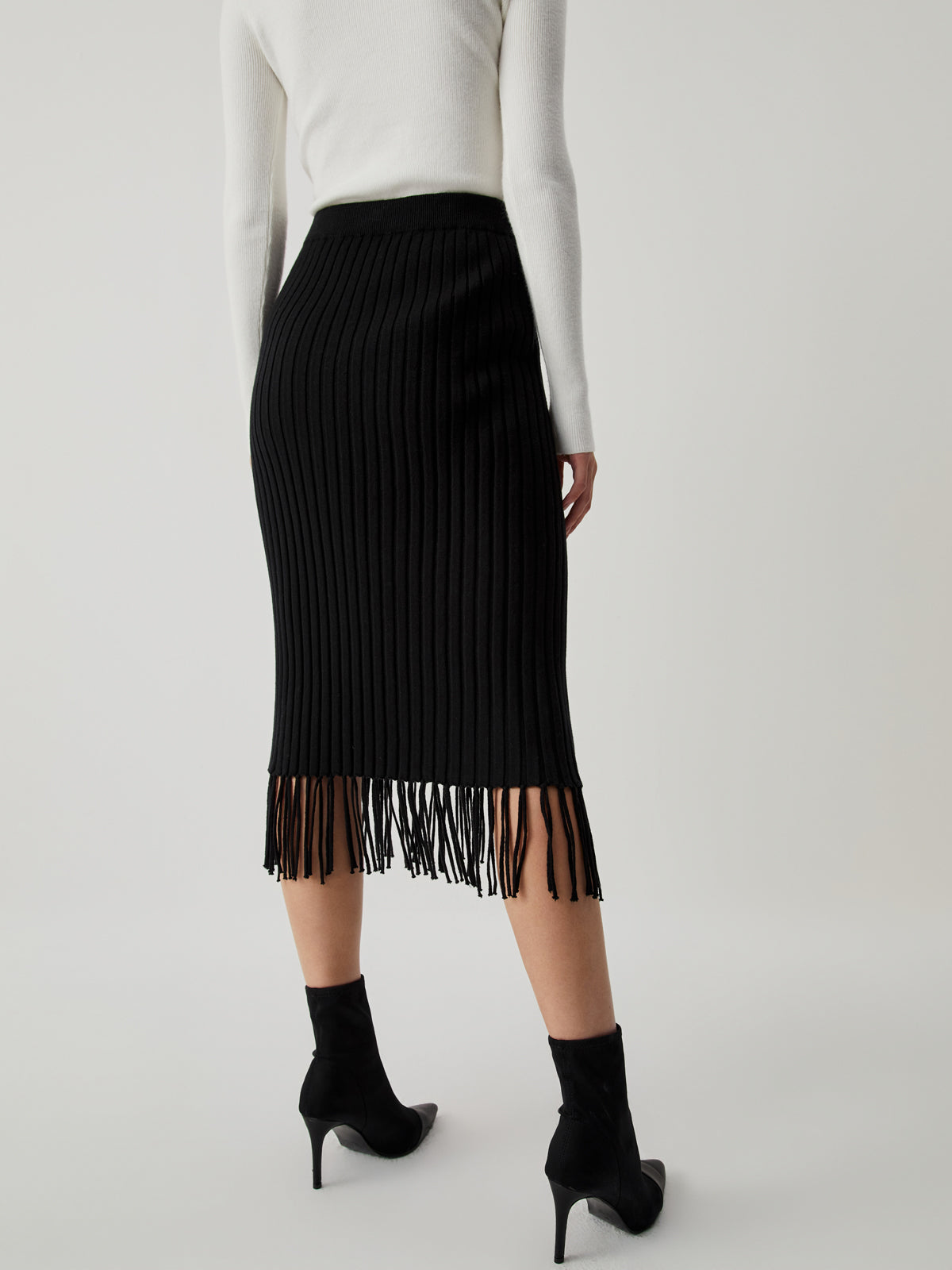 Middle Waist Ribbed Trendy Knit Tassel Midi Skirt