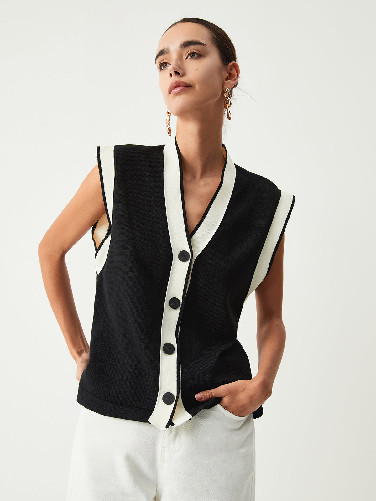 Contrast Trim Graceful Sweater Vest Sweaters L