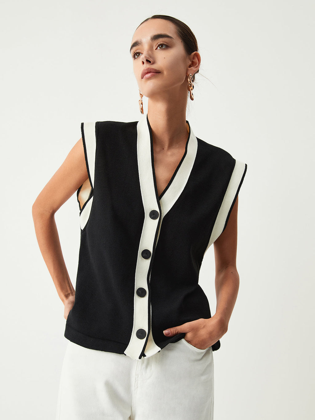 Contrast Trim Graceful Sweater Vest Sweaters L