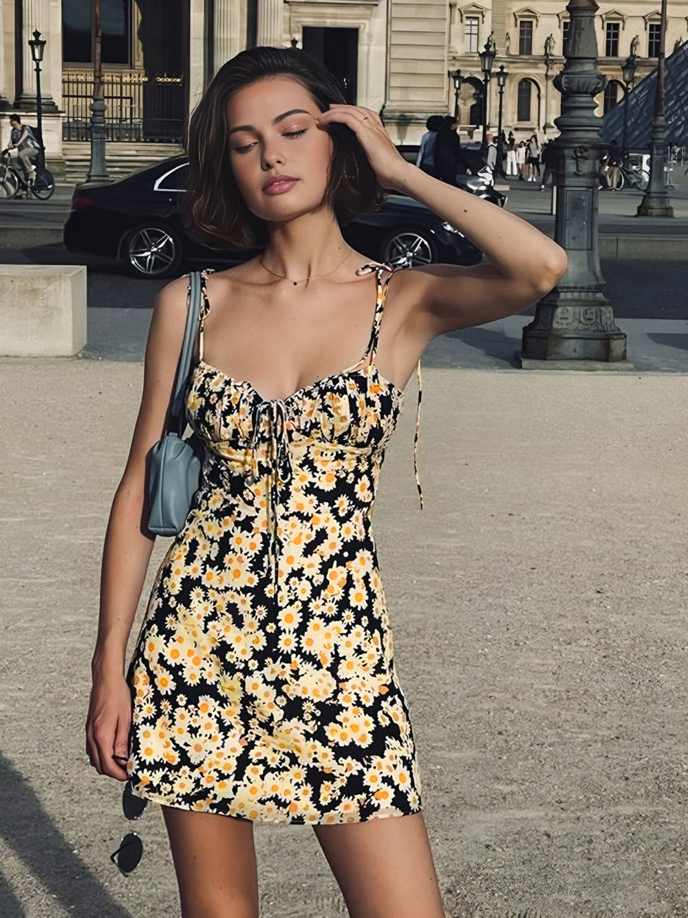 Daisy Printed Graceful Floral Short Dress Black / XS Dresses
