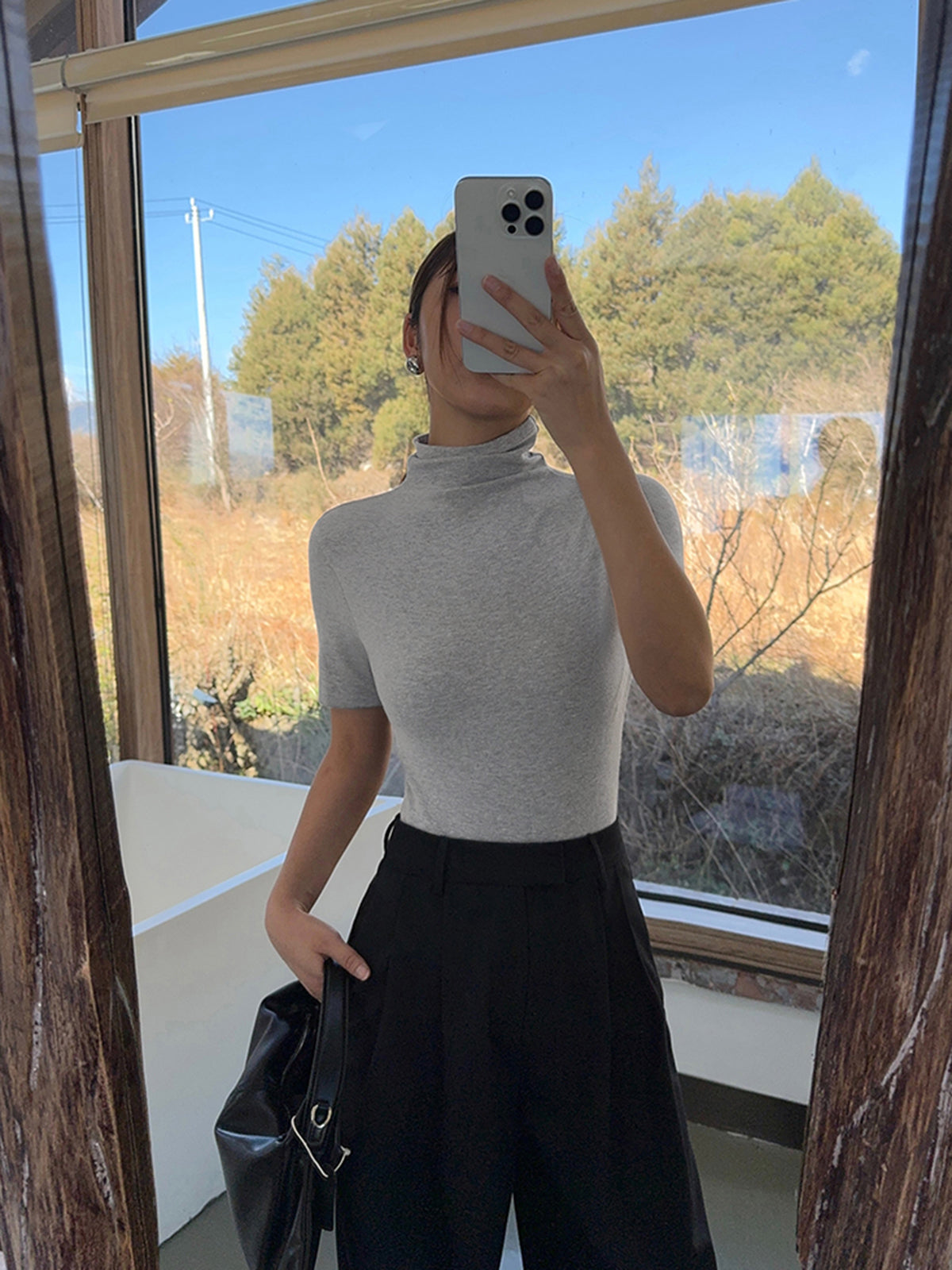 Short Sleeve Graceful Funnel Neck Top