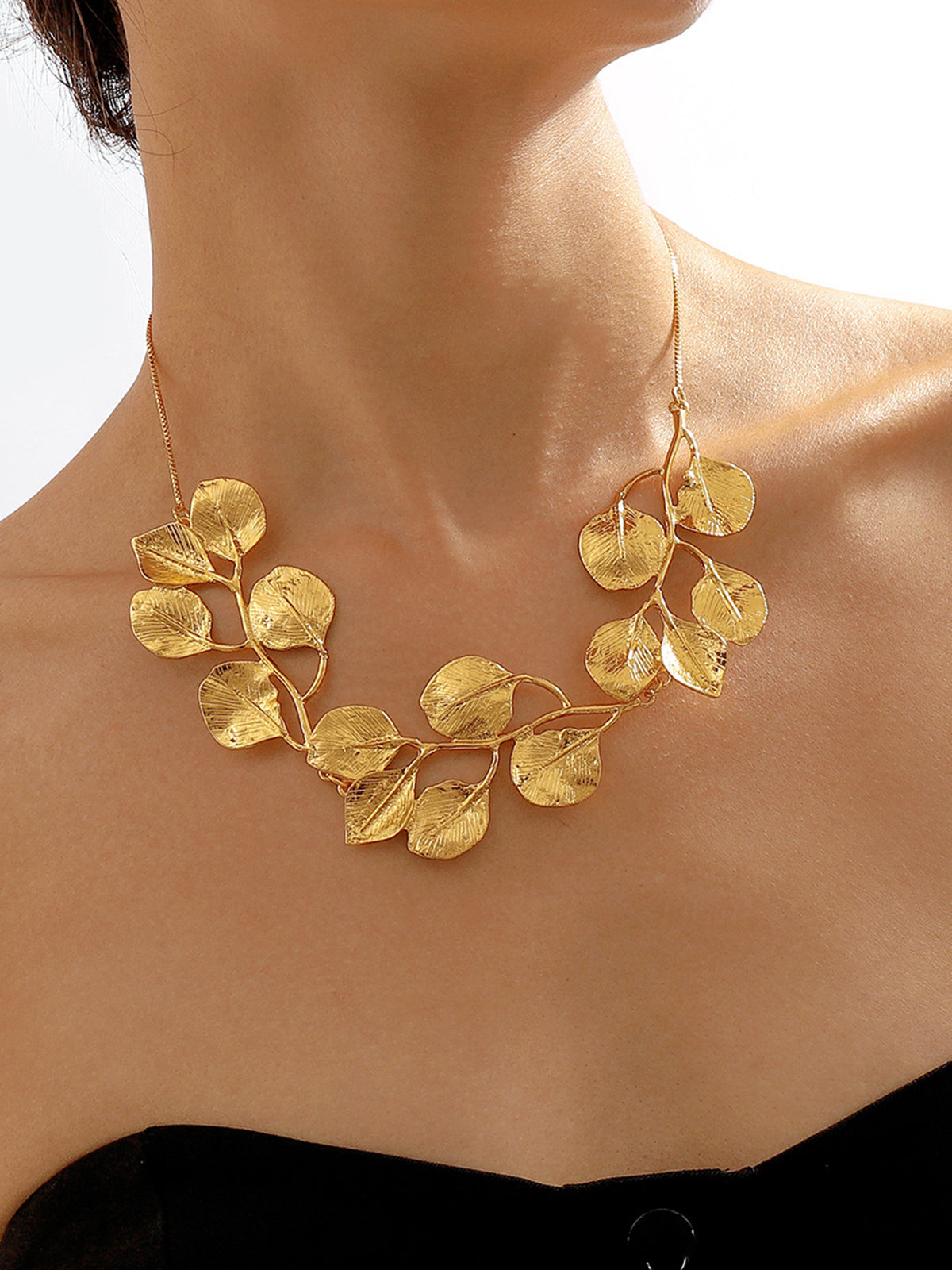 Vintage Alloy Graceful Leaf Design Necklace Gold / One Size Necklaces Main image