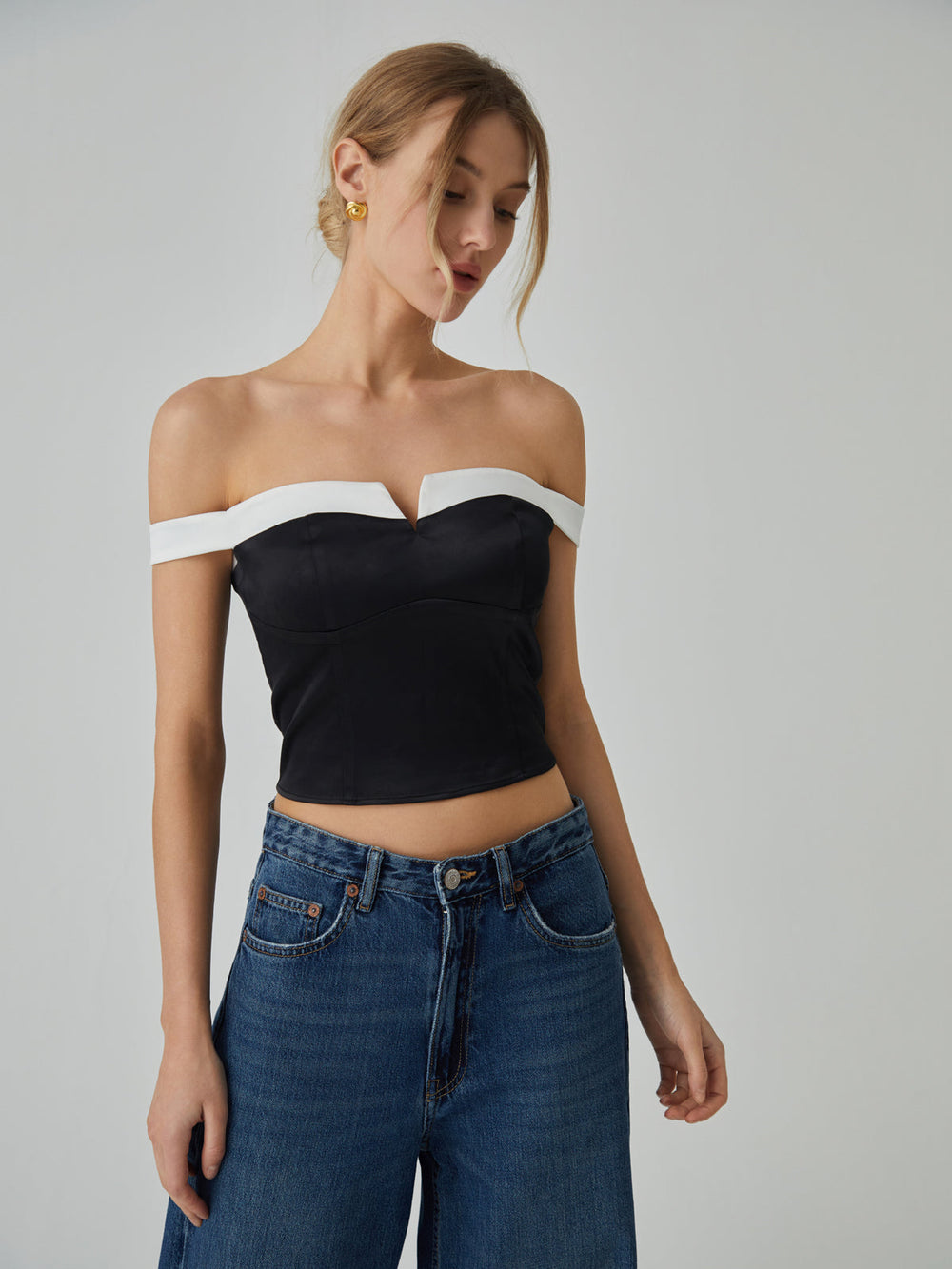 Contrast Trim Graceful Off Shoulder Blouse Blouses