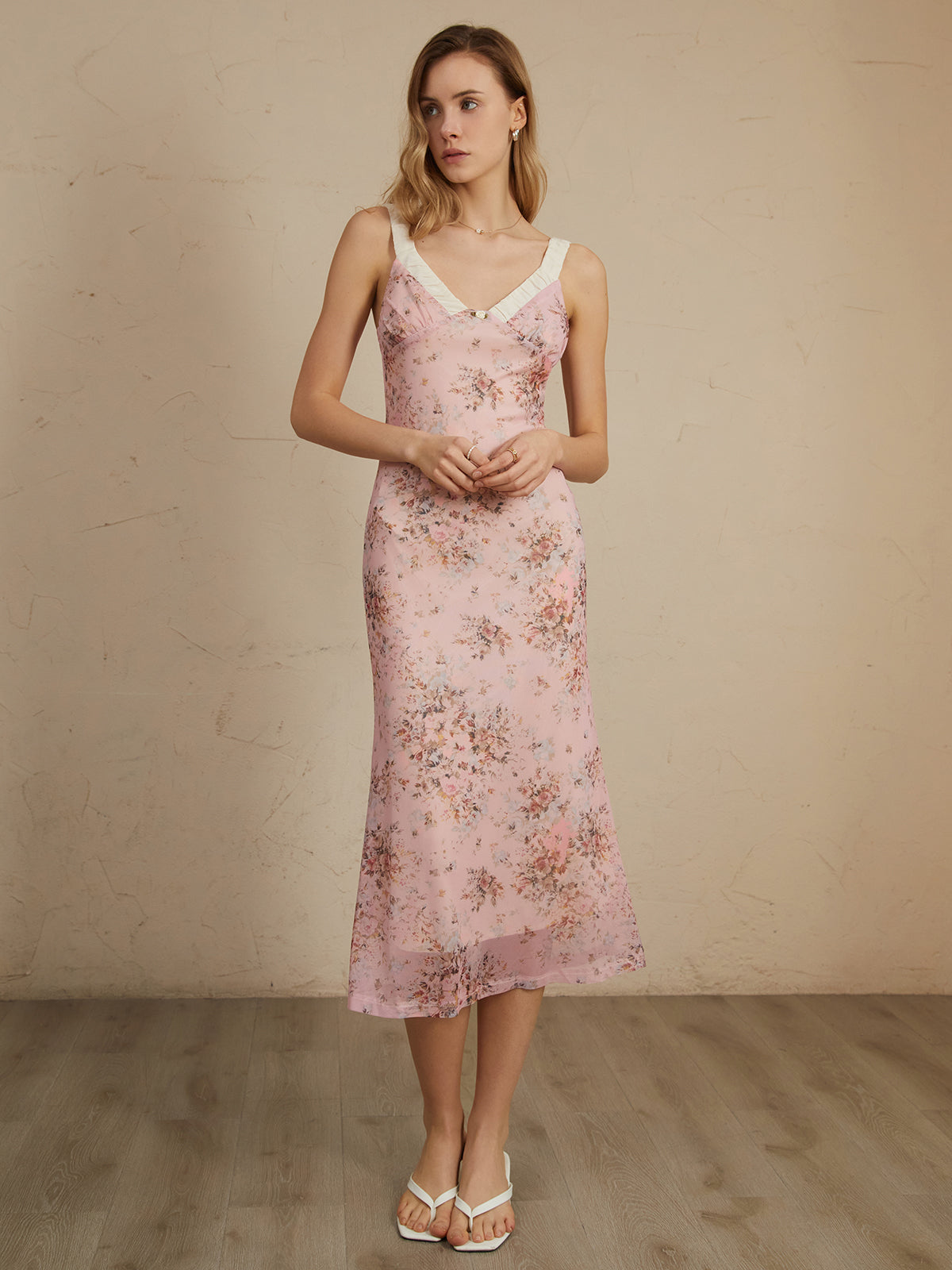 Romantic Floral Graceful Print Midi Dress Secondary image