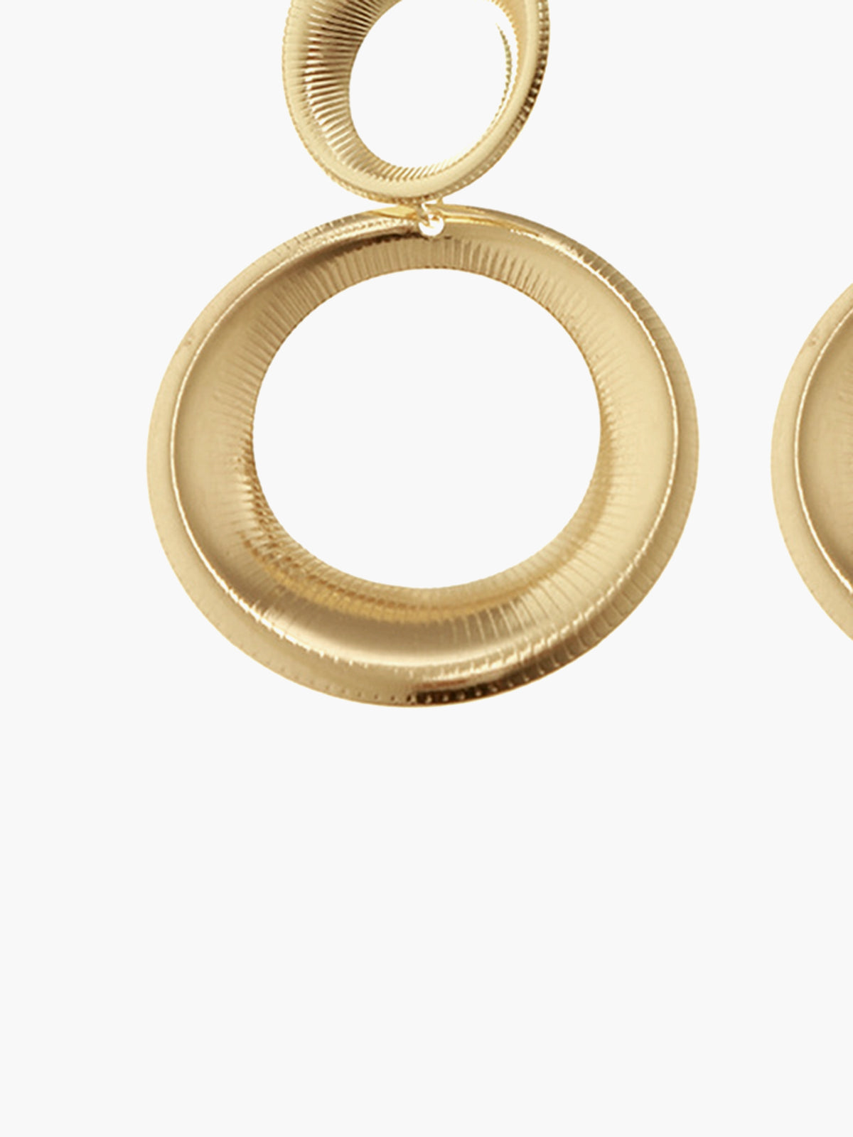 Vintage Round Graceful Bold Pendant Earrings Gold / One Size Earrings