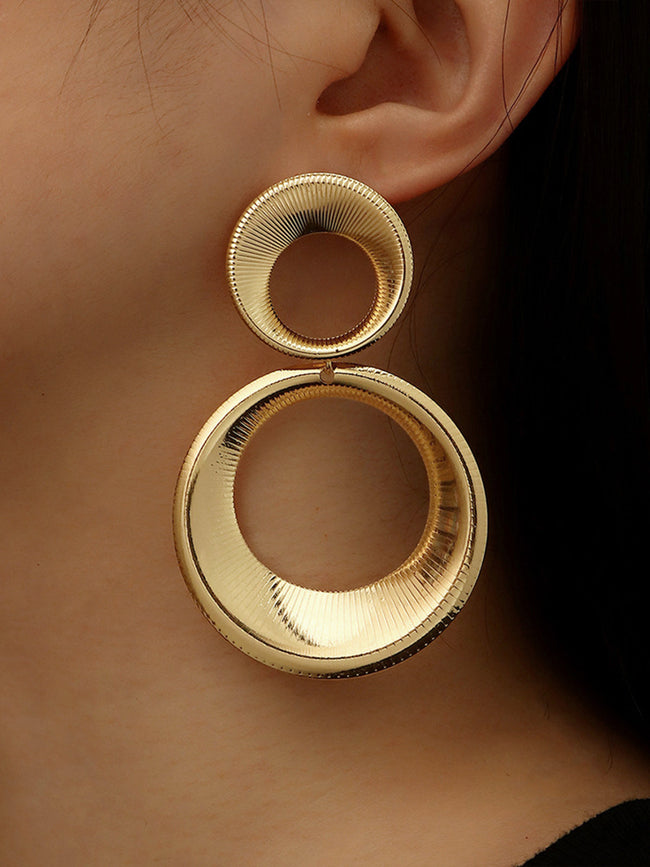 Vintage Round Graceful Bold Pendant Earrings Gold / One Size Earrings Main image