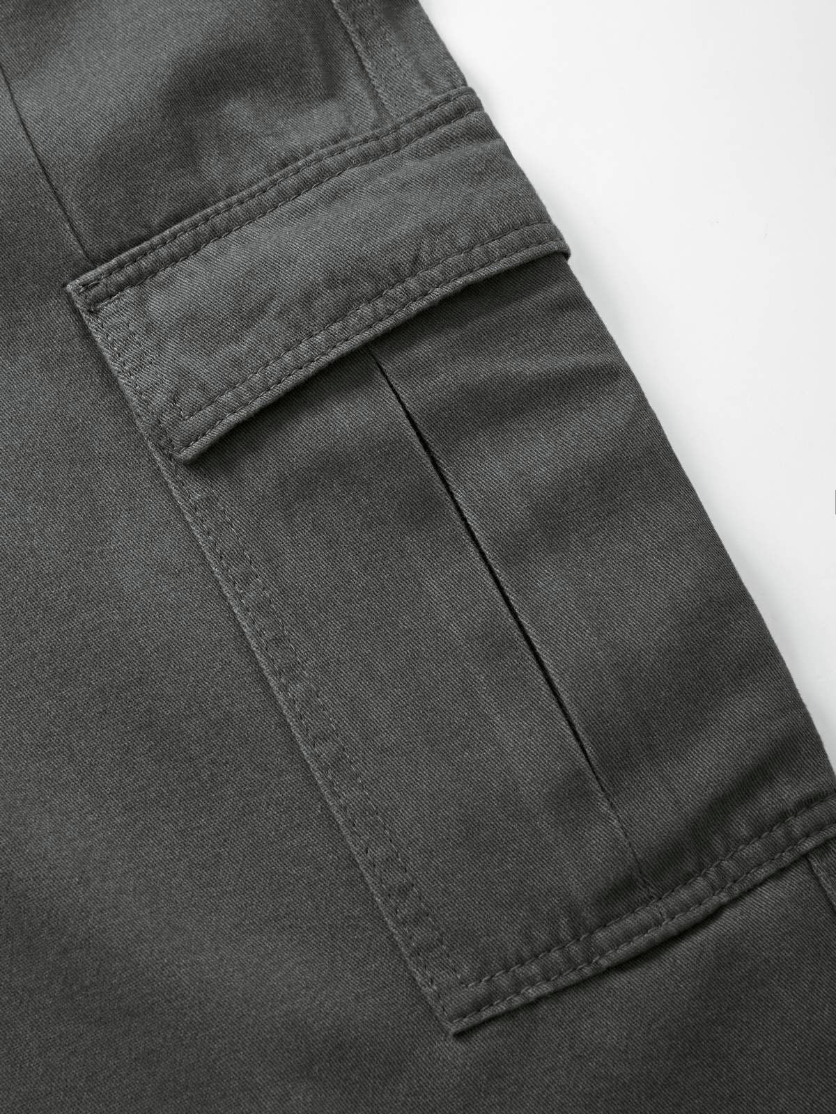 Men’s Cargo Pocket Patched Straight Leg Jeans loose jeans