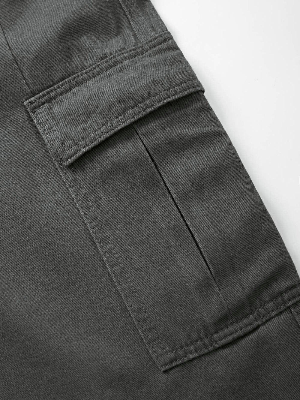 Men’s Cargo Pocket Patched Straight Leg Jeans loose jeans