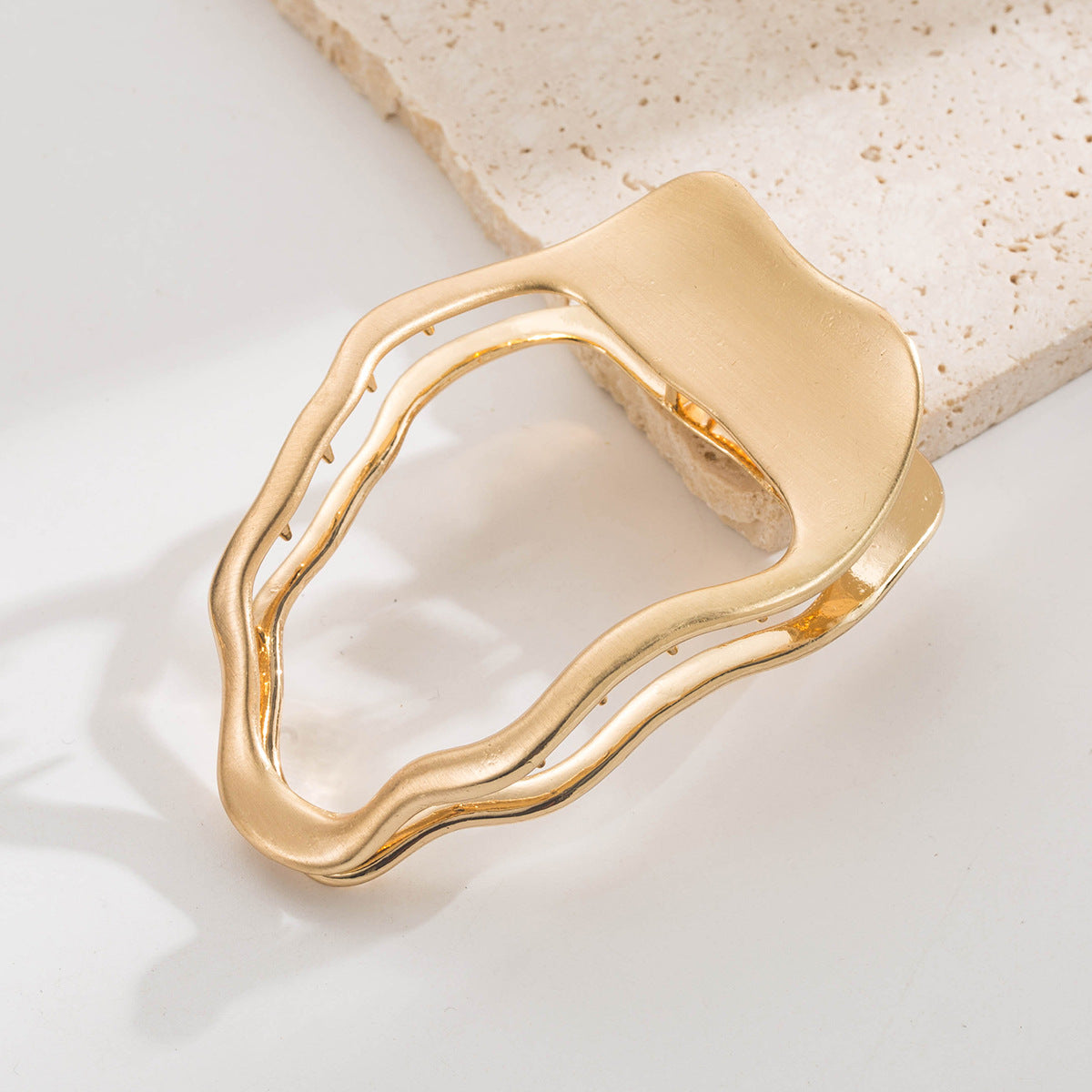 Chic Minimalist Irregular  Hair Claw Secondary image