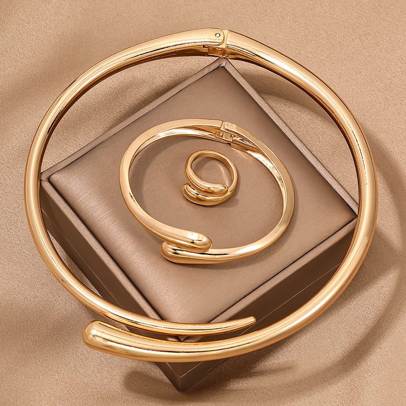 3 Piece Heavy Geometric Bracelet, Ring & Necklace Set Secondary image