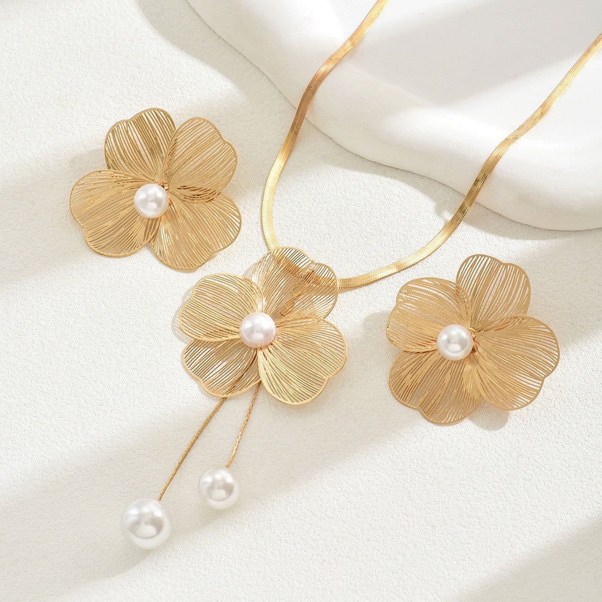 3 Piece Flower Pearl Earrings & Necklace Set Secondary image